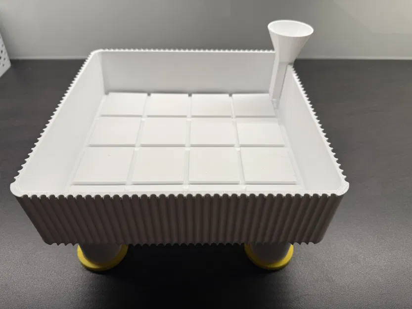 Khay ươm cây giống trong các khối giá thể nén - Image 1