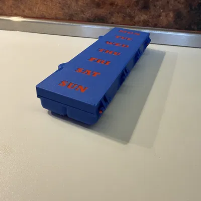 Hộp chia thuốc (Pill organizer) có khóa từ tính