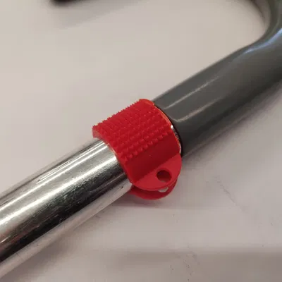 Kẹp gắn gậy hỗ trợ đa năng (Spikey Cane Clip) - In 3D tiện dụng