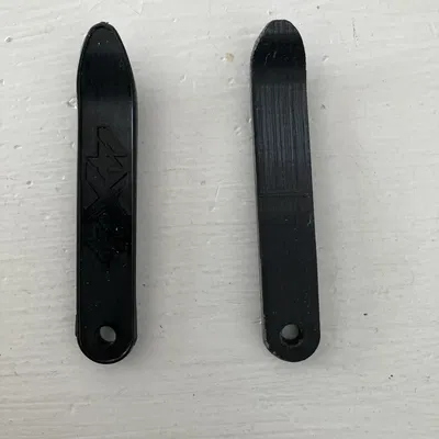 Dụng cụ hỗ trợ lật đinh ủng (Boot Spike Cleat Flipping Tool)