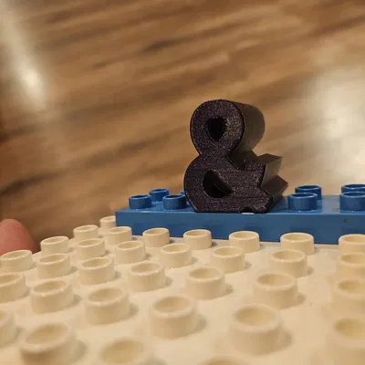 Mô hình ký hiệu Ampersand in 3D tương thích với bộ lắp ráp Duplo