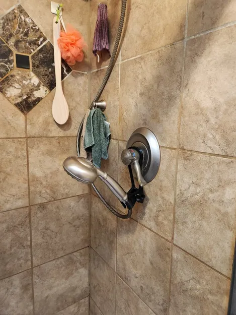 Giá đỡ vòi sen cầm tay tạm thời treo trên van vòi sen - Image 1