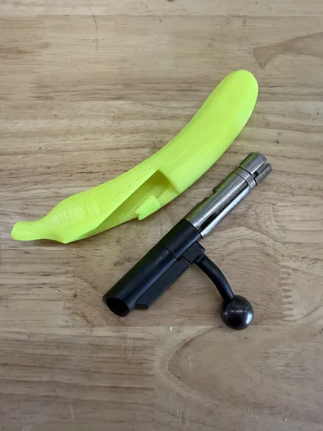 Giá đỡ khóa nòng (bolt) súng CZ 457 hình quả chuối - Image 1