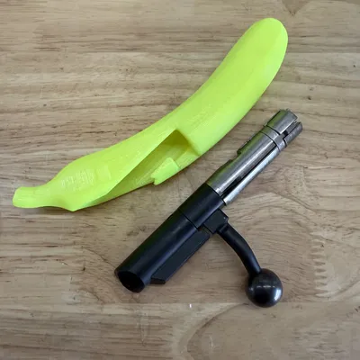 Giá đỡ khóa nòng (bolt) súng CZ 457 hình quả chuối