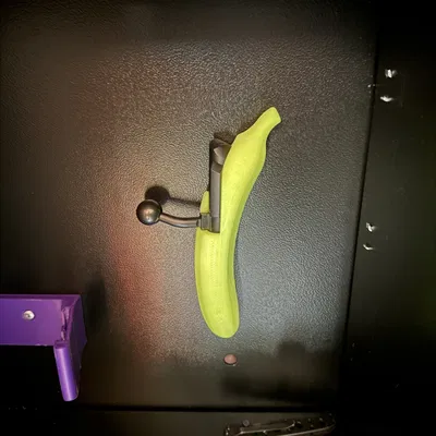 Giá đỡ khóa nòng (bolt) súng CZ 457 hình quả chuối