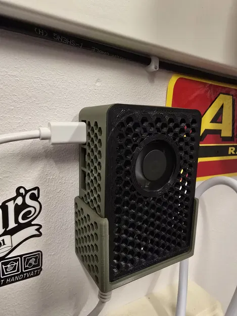 Vỏ Case treo tường cho Raspberry Pi 5 kèm quạt và NVME HAT - Image 1