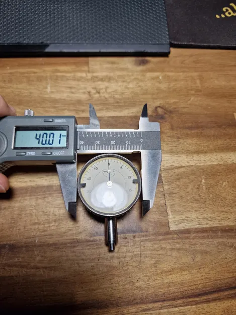 Giá đỡ Gridfinity cho đồng hồ so Mahr đời cũ - Image 4