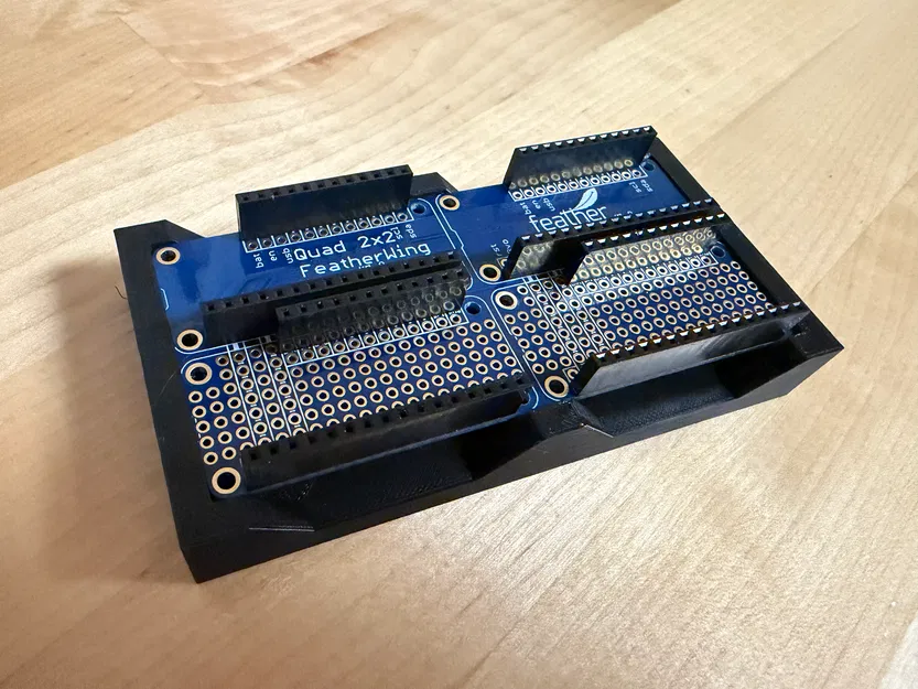 Khung bảo vệ FeatherWing Quad 2x2 Mini Bumper cho bo mạch điện tử - Image 1