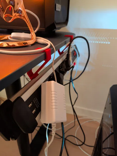 Đế kẹp bàn cho ổ cắm điện/chống sét lan truyền Clas Ohlson - Image 1