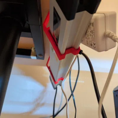 Đế kẹp bàn cho ổ cắm điện/chống sét lan truyền Clas Ohlson