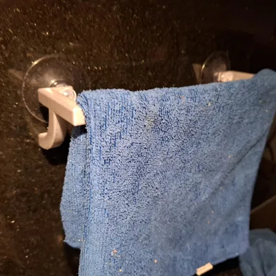 Giá treo khăn lau bếp gắn tường thông minh tiện lợi