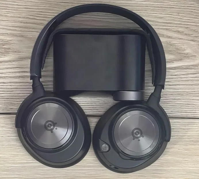 Hộp đựng du lịch cho tai nghe SteelSeries Arctis Nova Pro Wireless - Image 3