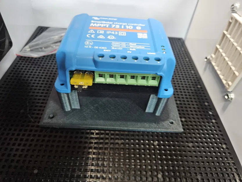 Giá đỡ (standoff) cho bộ điều khiển sạc Victron MPPT 75/10 - Image 1