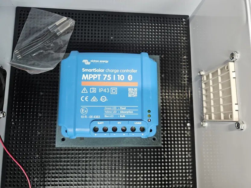 Giá đỡ (standoff) cho bộ điều khiển sạc Victron MPPT 75/10 - Image 2