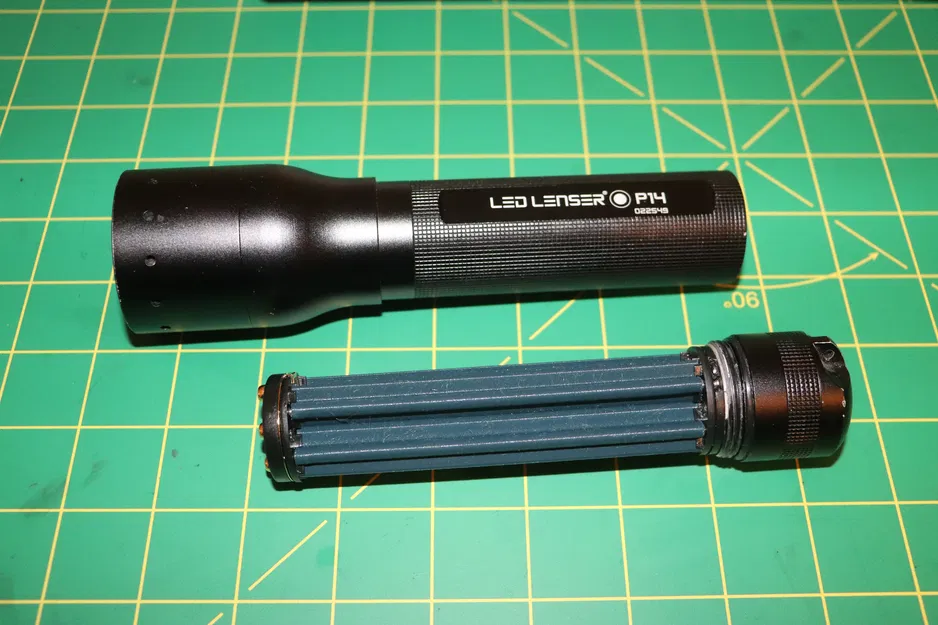 Khay pin thay thế cho đèn pin Led Lenser P14 - Image 1