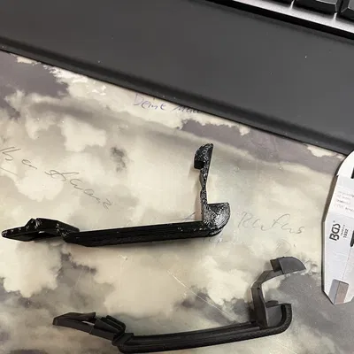 Ngàm giữ tam giác cảnh báo cho xe Opel Astra H (In 3D)