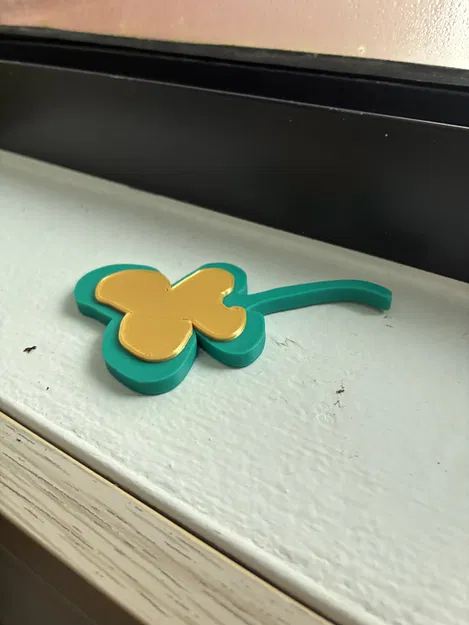 Mô hình Cỏ ba lá trang trí may mắn cho ngày Saint Patrick - Image 1