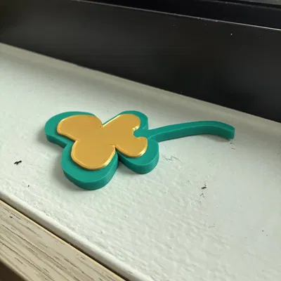 Mô hình Cỏ ba lá trang trí may mắn cho ngày Saint Patrick
