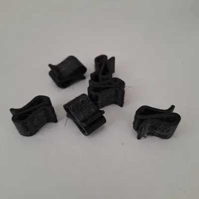 Kẹp giữ cách nhiệt nắp ca-pô cho xe VAG