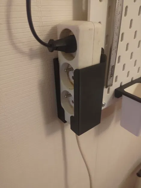 Giá đỡ ổ cắm điện gắn cạnh bảng Skadis - Image 1