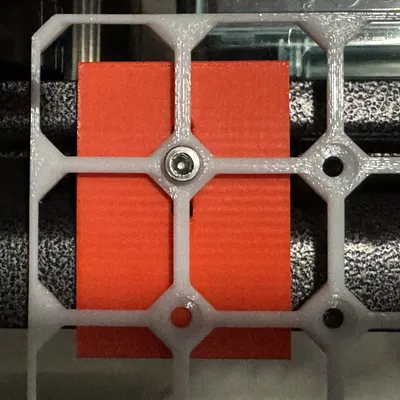 Giá đỡ cho kệ sắt Whalen tương thích với các tấm OpenGrid