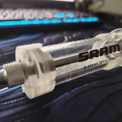 Giá đỡ xi-lanh xả dầu SRAM (23.8 mm) – Lắp từ trên hoặc phía trước