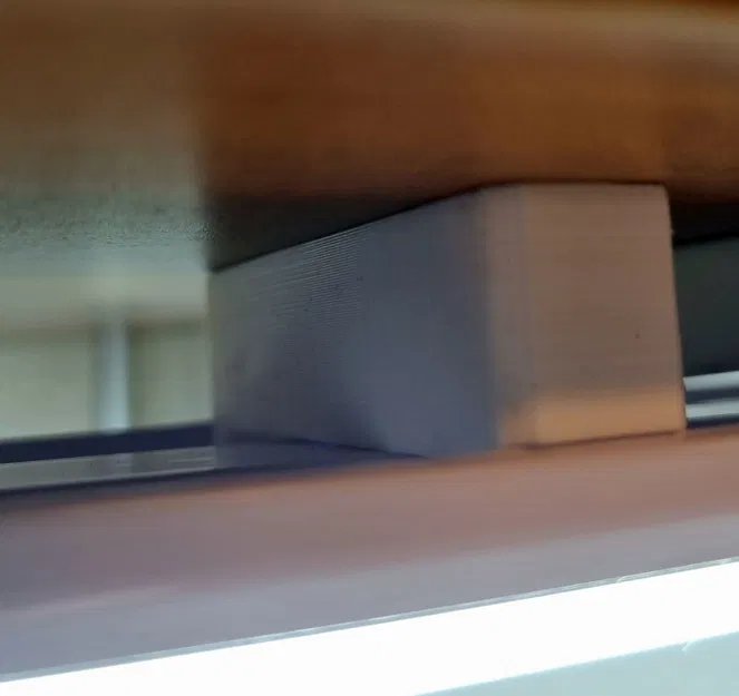 Kẹp giữ đèn LED bán nguyệt 71mm in 3D tiện lợi - Image 2