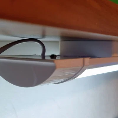 Kẹp giữ đèn LED bán nguyệt 71mm in 3D tiện lợi