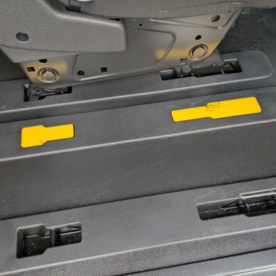 Nắp che điểm neo giữ ghế cho Peugeot Traveller Active