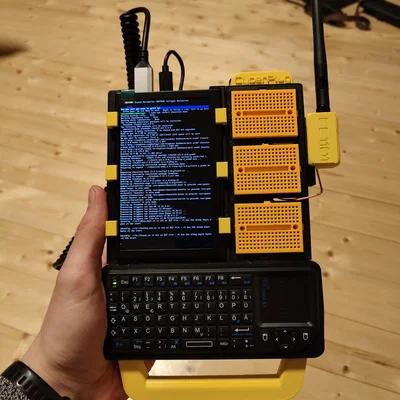 Handheld Cyberdeck (CyberPlug) - Dự án Cyberdeck cầm tay tự chế