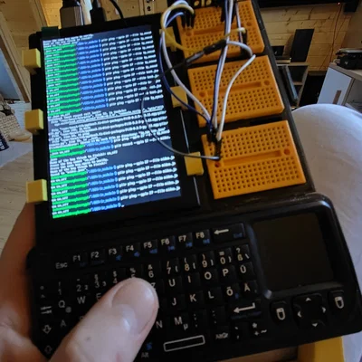 Handheld Cyberdeck (CyberPlug) - Dự án Cyberdeck cầm tay tự chế