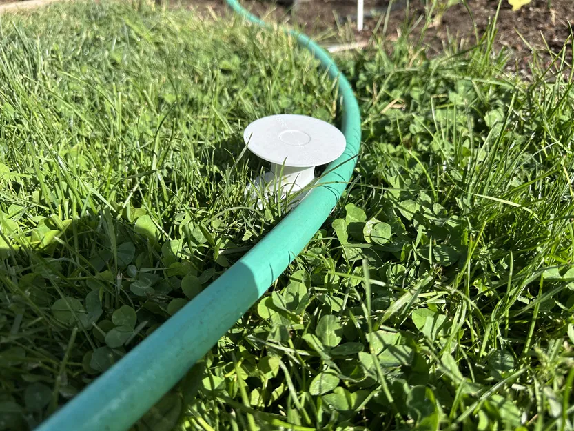 Cọc Dẫn Ống Nước Làm Vườn Có Thể Xoay (Print-In Place) - Image 1