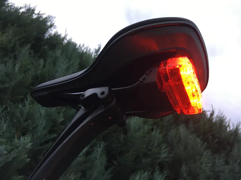 Ngàm gắn đèn hậu Cateye vào thanh yên xe đạp - Image 1