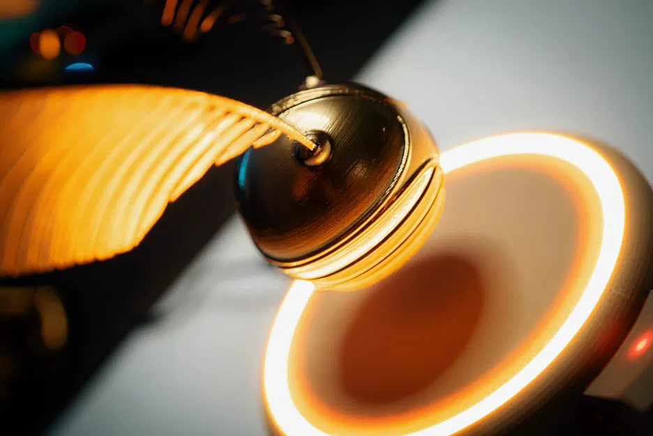 Mô hình TRÁI SNITCH VÀNG lơ lửng - Image 2