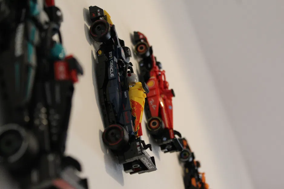 Giá treo tường LEGO F1 Speed Champions - Image 1