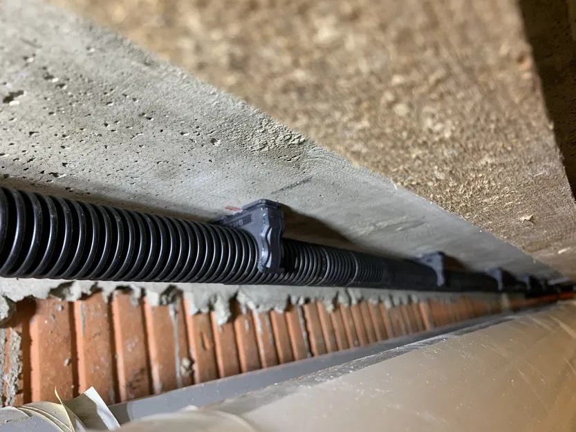 Kẹp cố định ống luồn dây điện (Conduit clip fixtures) - Image 9