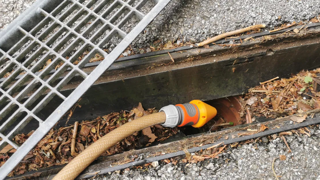 Đầu Phun Vệ Sinh Máng Xối – Tương Thích Với Đầu Nối Gardena - Image 1