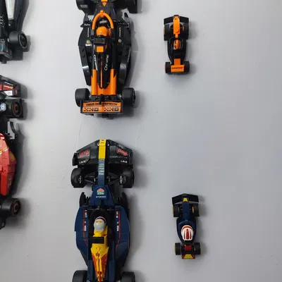 Giá treo tường Lego F1 Minifigures Series