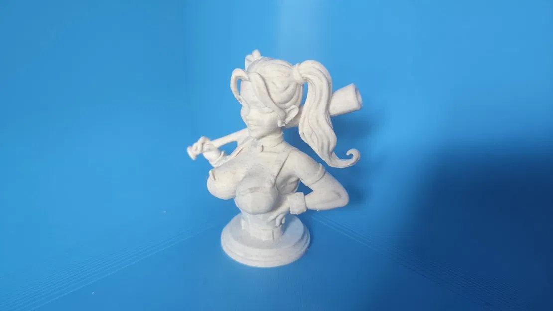 Mô hình tượng Harley Quinn 12cm - Đồ trang trí cá tính cho fan DC - Image 3