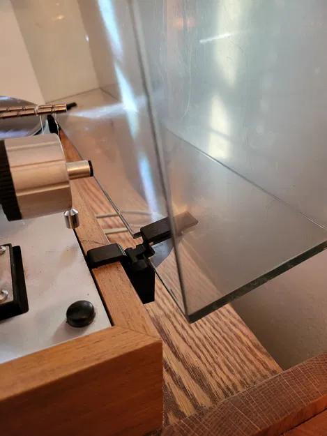 Bản lề nắp chống bụi cho đầu đĩa than Thorens - Image 4