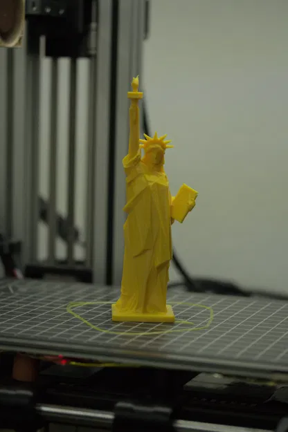 Tượng Nữ thần Tự do phong cách Low Poly - Image 4