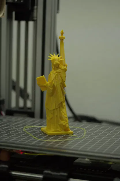 Tượng Nữ thần Tự do phong cách Low Poly - Image 5