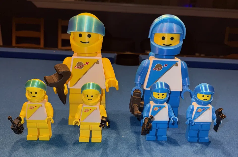 Mô hình Action Figure Gạch Classic Space Futuron (Tỉ lệ 2.5:1) - Image 2