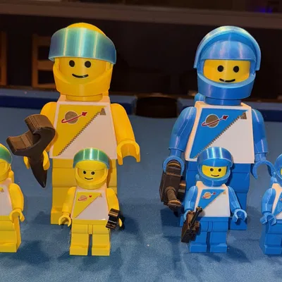 Mô hình Action Figure Gạch Classic Space Futuron (Tỉ lệ 2.5:1)