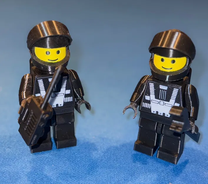 Mô hình Action Figure Brick Blacktron I (Tỷ lệ 2.5:1) - Image 2