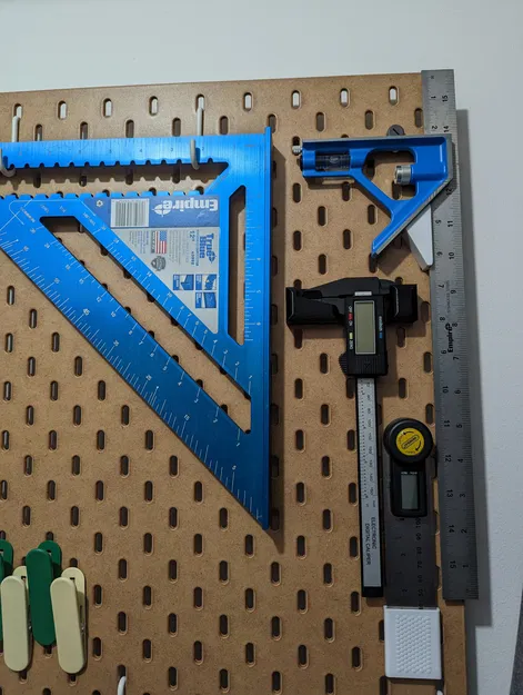 Giá treo thước vuông (Combination Square) gọn gàng cho bảng SKADIS - Image 2