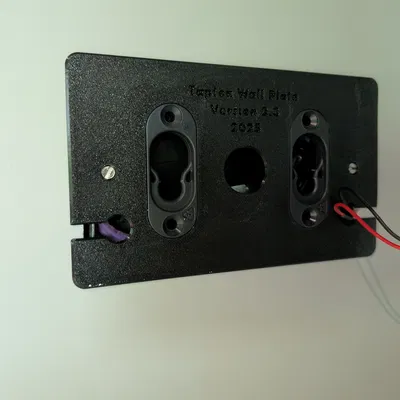 Hệ thống giá treo tường tối giản cho tablet