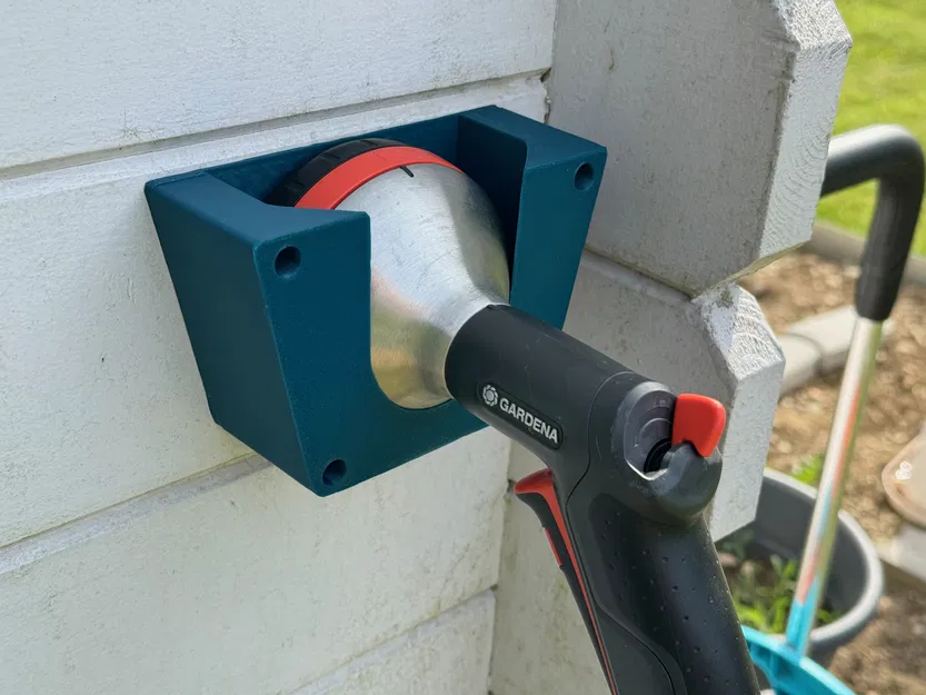 Giá treo tường cho vòi tưới cây Gardena - Image 1