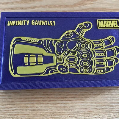 Hộp đựng thẻ bài Infinity Gauntlet