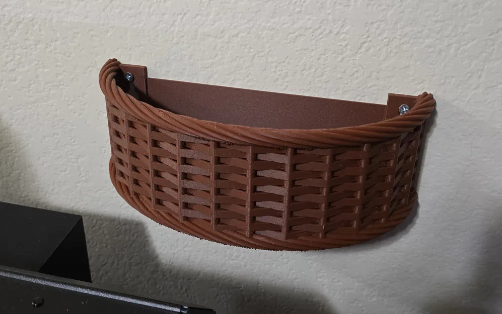 Giỏ treo tường đan lát - Image 1